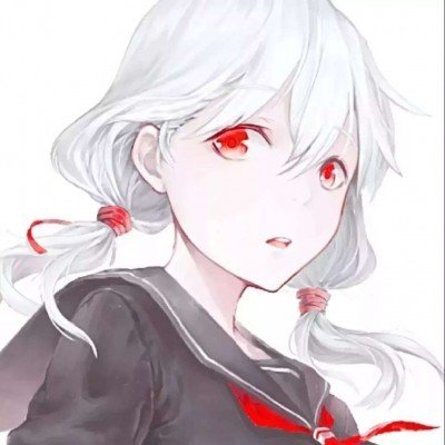 女子将带有火星的垃圾倒入垃圾桶